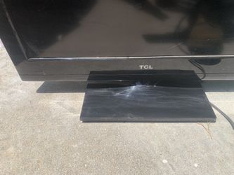 24” TCL TV