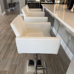 3 Modern barstools