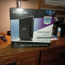 NightHawk WiFi Cable Modem Router 