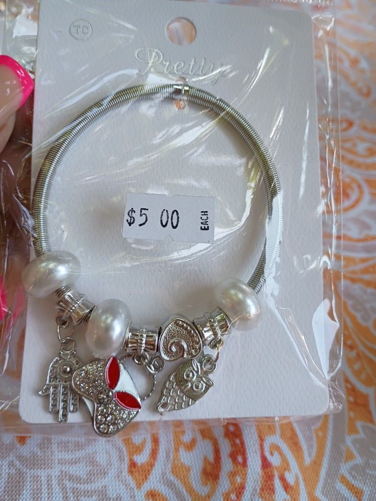 Bracelet