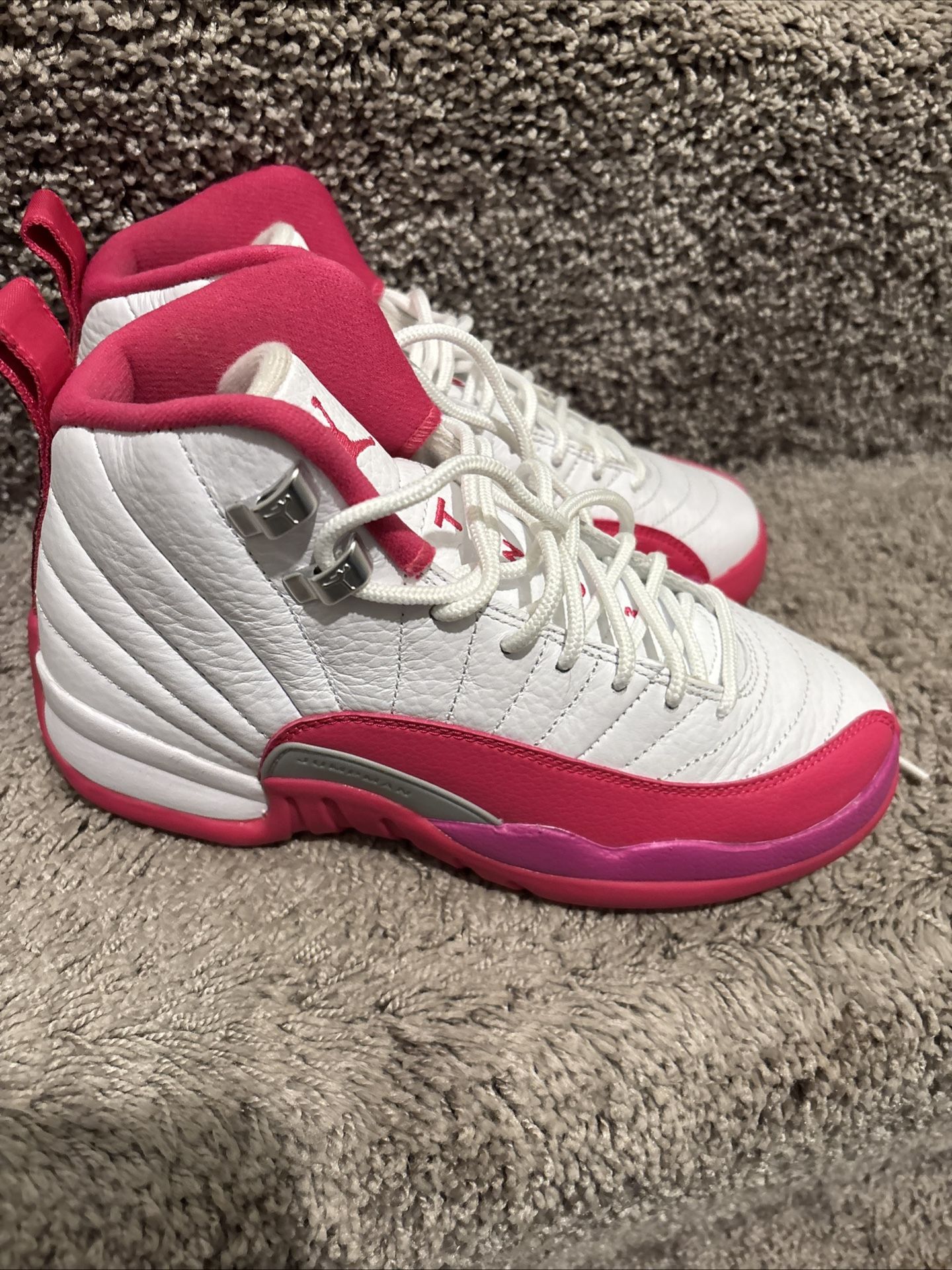 Jordan Retro 12 Size 4 Y