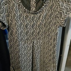 Black And White Dress With Pockets 