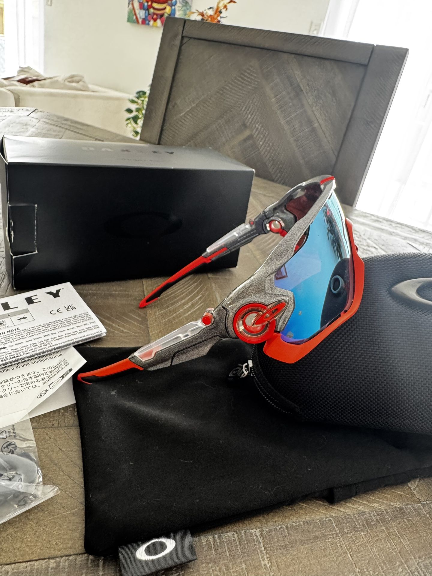 Jawbreaker Oakley Sunglasses