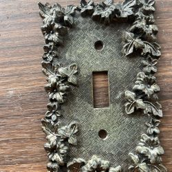 American Tack Hardware Co. Flower Light Switch Plate