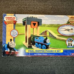 Thomas & Friends Wooden Railway Coal Hopper Figure 8 Set