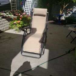 Anti-gravity Lounge Chair