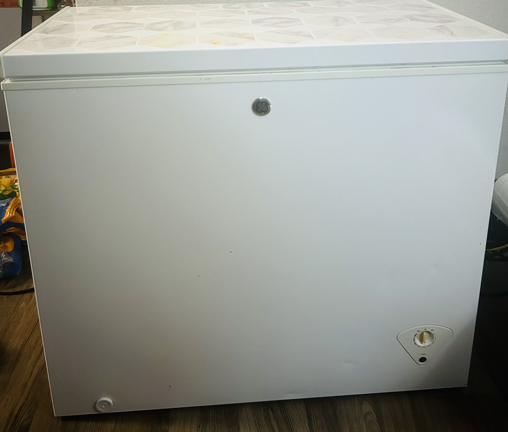 Freezer chest GE 7.0 Model : FCM7SKAWW