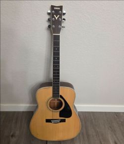 Yamaha FG-430 Acoustic Guitar