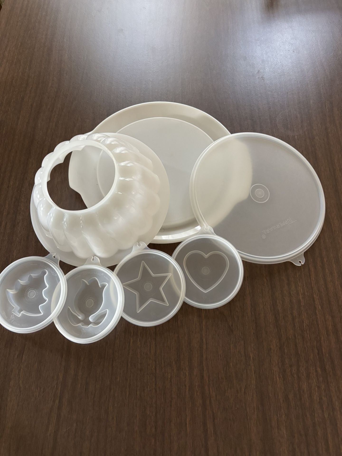 Tupperware 7 Piece Jello Mold #616-5