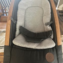Maxi-Cosi Kori 2-In-1 Rocker w/toy arch