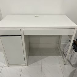 IKEA micke Desk