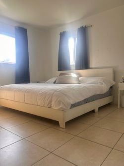 King bedframe