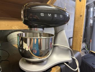 Stand mixer