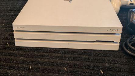 White PS4 Pro