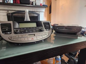 2012 Genesis Keyboard With Screen And Receiver. Have The AMPLIFIER Too.