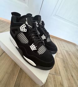 Jordan 4 White Thunder Size Men’s 10.5