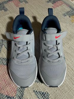 Nike Omni Multi-Court – Size 2Y