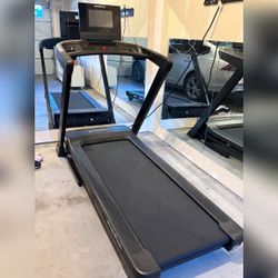 NordicTrack T Series 10, 10" Tilting Touchscreen - Excellent – Bothell, WA