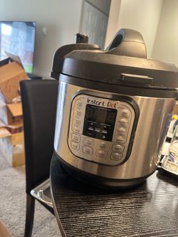Instant Pot Duo Pressure Cooker – Works Great