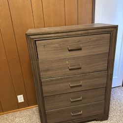 Dresser 