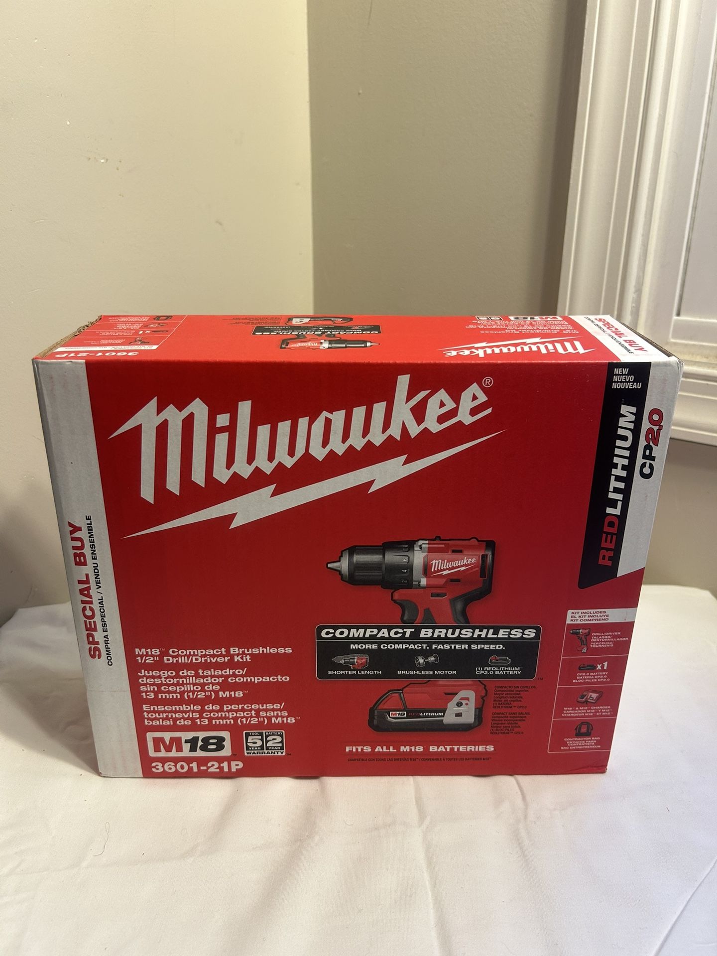 Milwaukee 18V Compact Brushless 1/4" Hex Impact Driver Kit , New