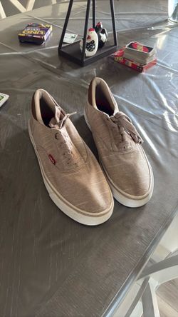 Men’s 10.5 shoes