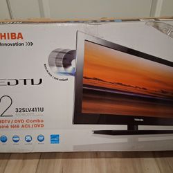 Toshiba 32" TV with built-in D.V.D player