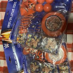 WWF 48 Piece Favor Set
