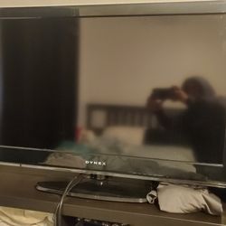 40" Working Dynex Non Smart TV (WORKS GREAT WITH ANTENNA/ROKU/ETC)