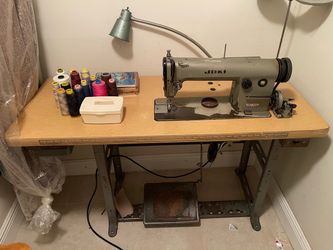Juki DDL-555 Industrial Sewing Machine