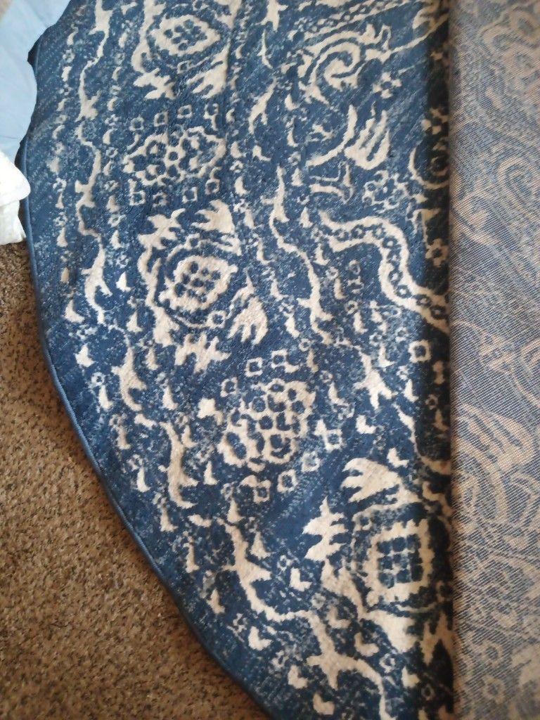 5'round Rug Very Little Use