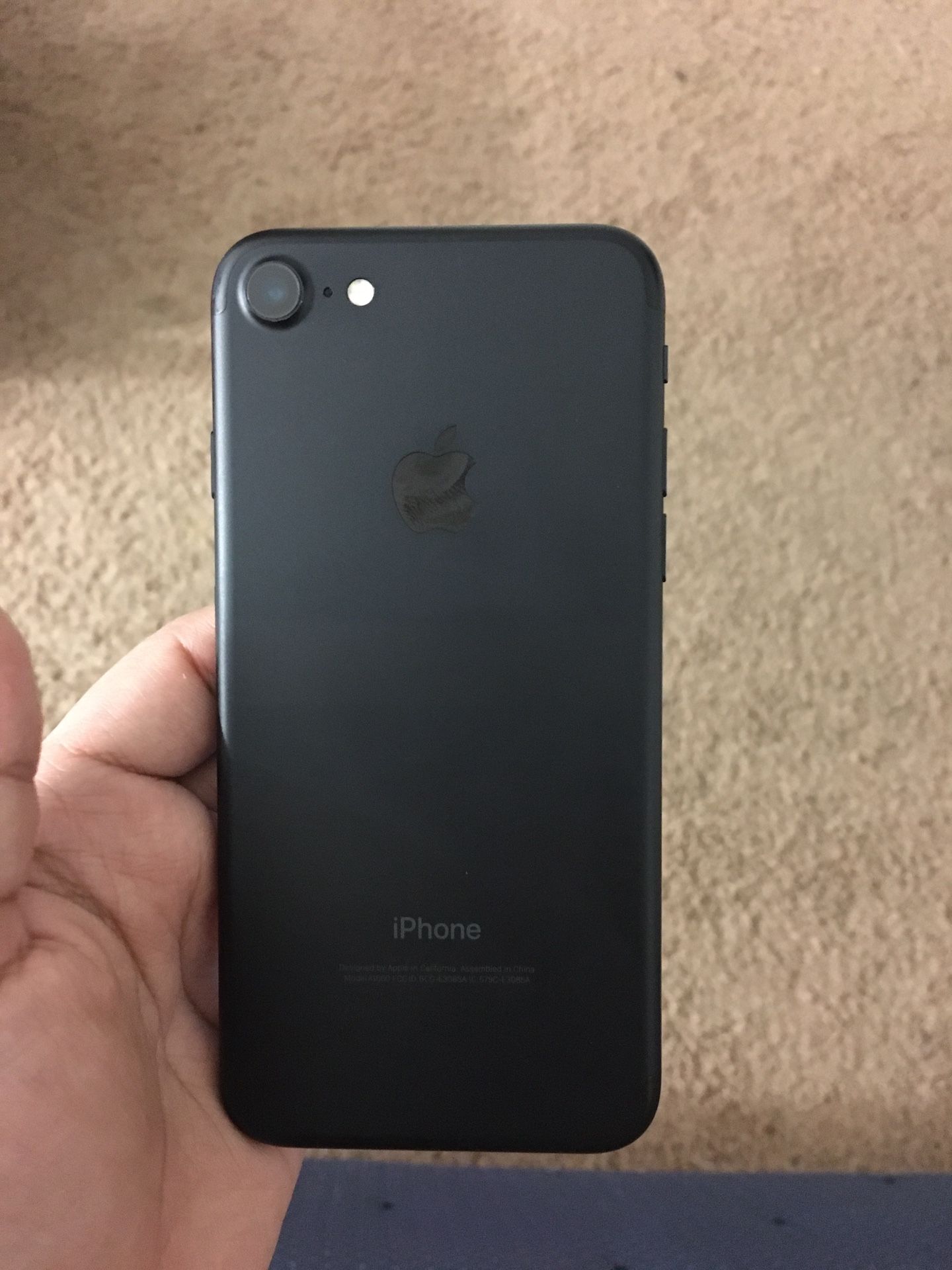 iPhone 7 CARRIER AND ICLOUD UNLOCKED