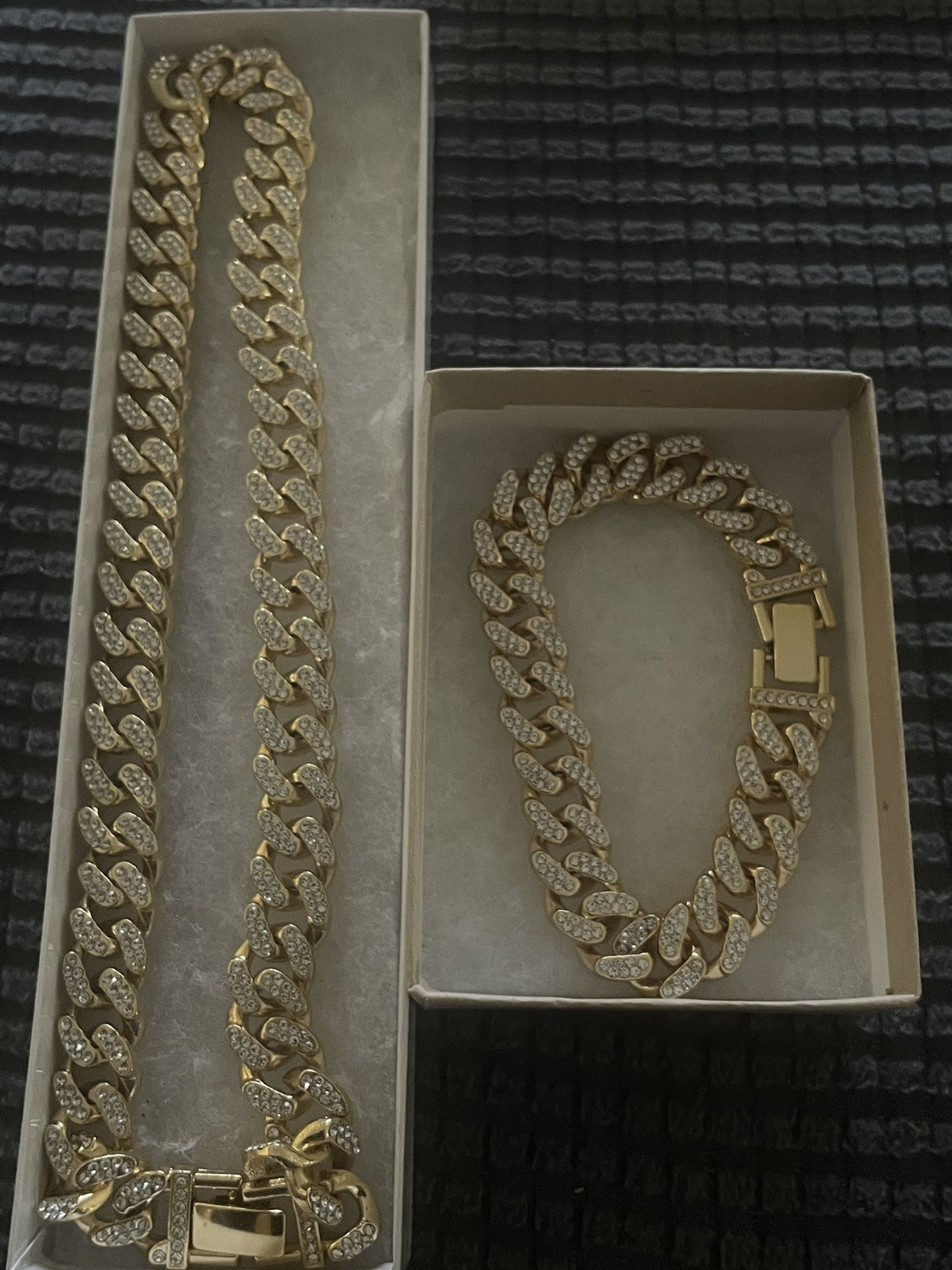 $600
