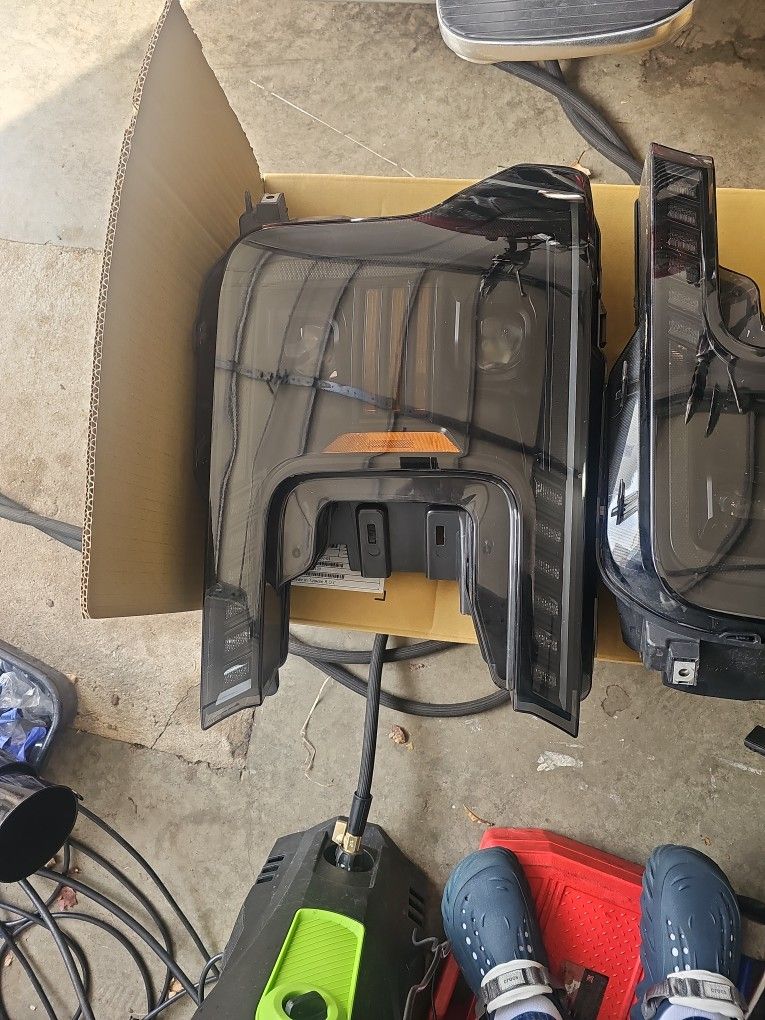 2018-2020 Ford f150 headlight (used)