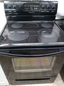 Frigidaire black glasstop stove - Free delivery