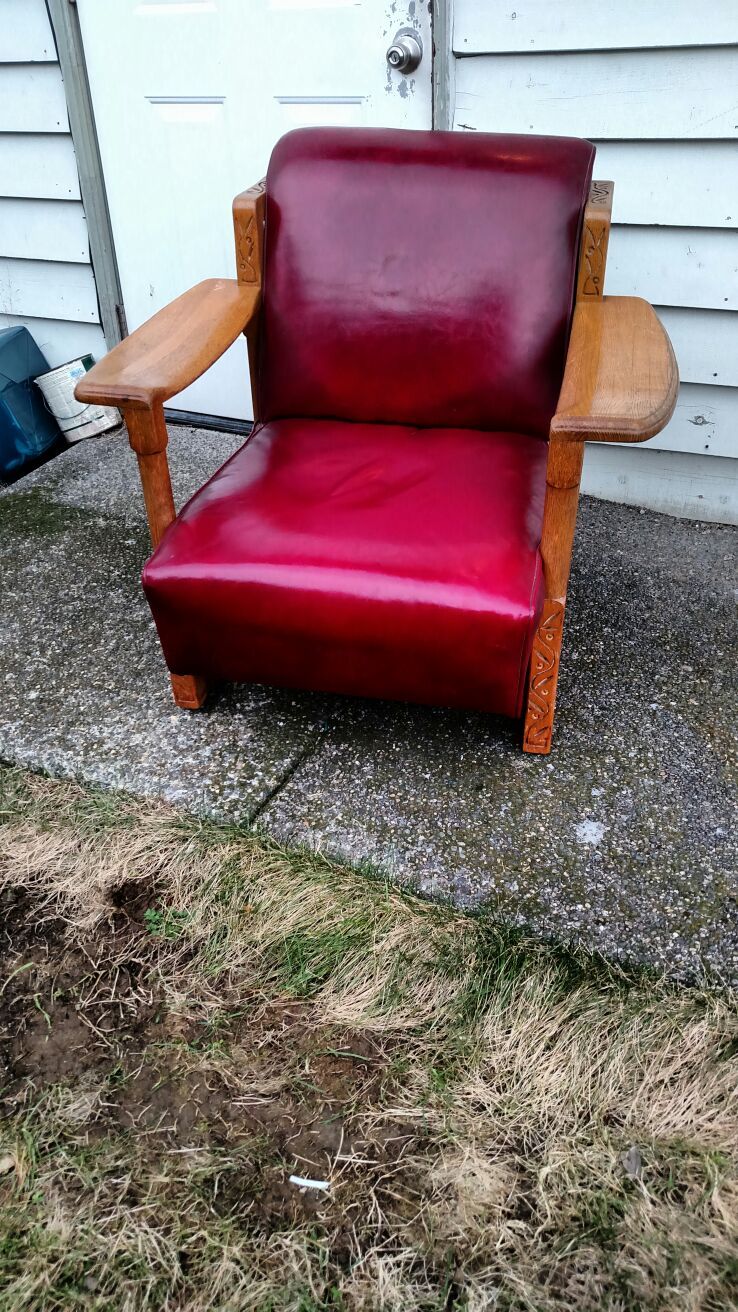Scarce 1940s Jamestown Lounge Co. Ranch Style Oak & Naugahyde Chair
