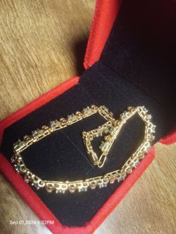 14K Gold Emerald Bracelet - Like Brand New