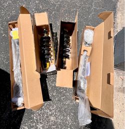 Brand New OREDY Rear Strut Assemblies & TrakMotive Rear CV Axles for 2002-2006 Honda CRV Rear Passenger & Driver Side