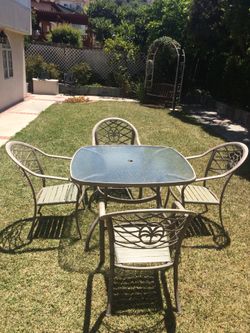 Outdoor furniture set with umbrella