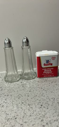 Salt pepper shaker