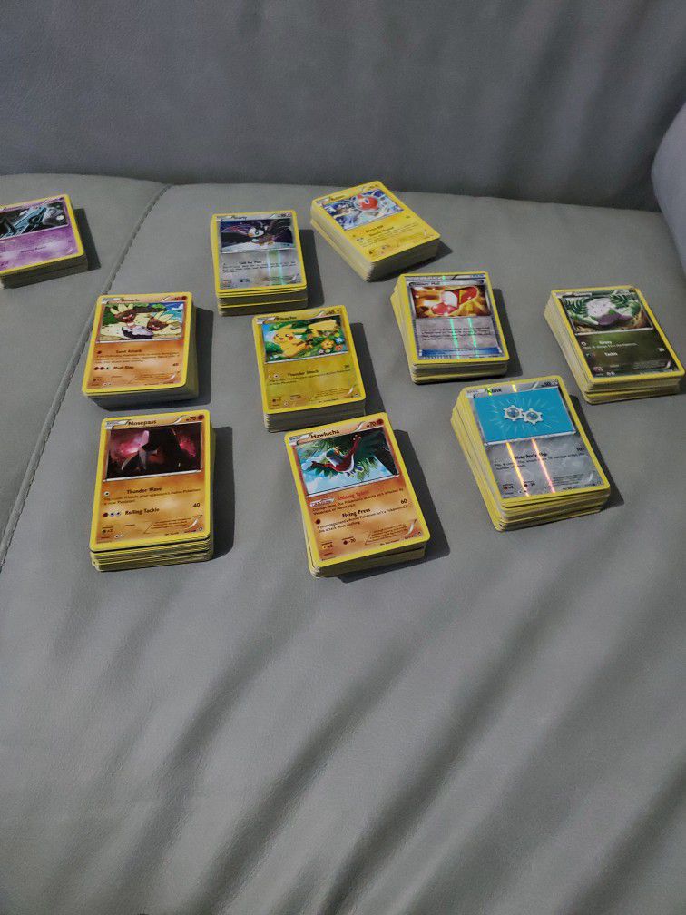 Approx 500 Pokemon Cards