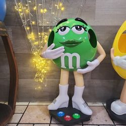 M&M Display Figure