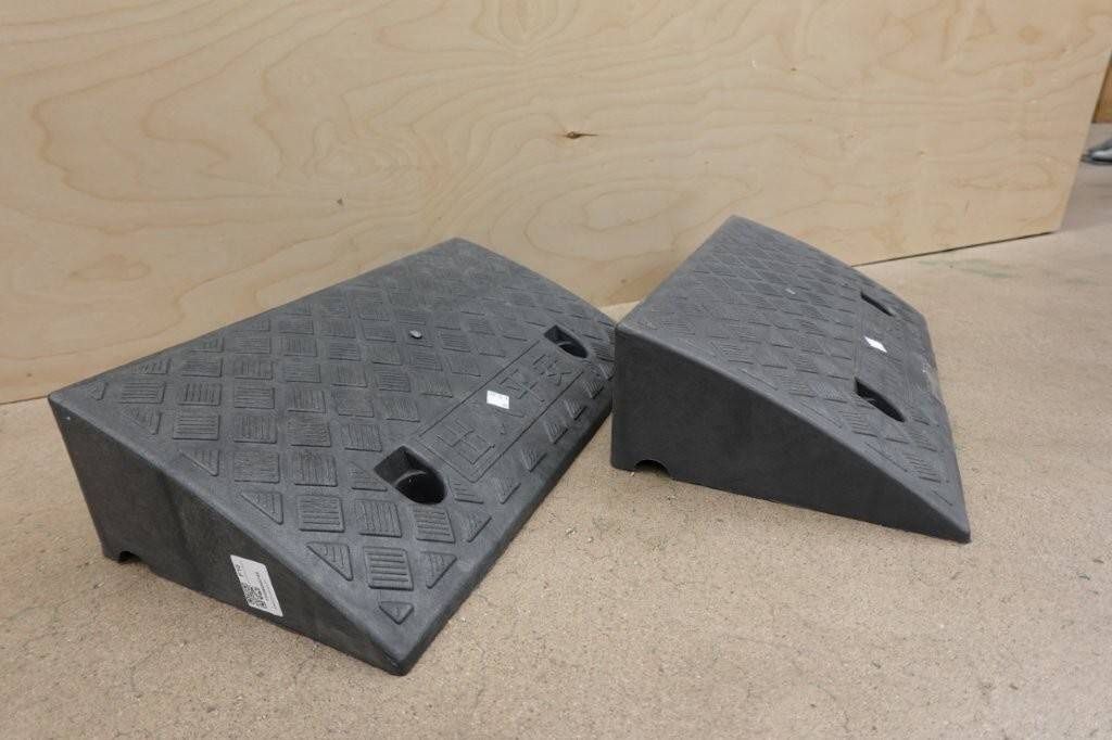 ICERUN Anti‑Slip Wheelchair Threshold Ramp (50×27×13 cm)