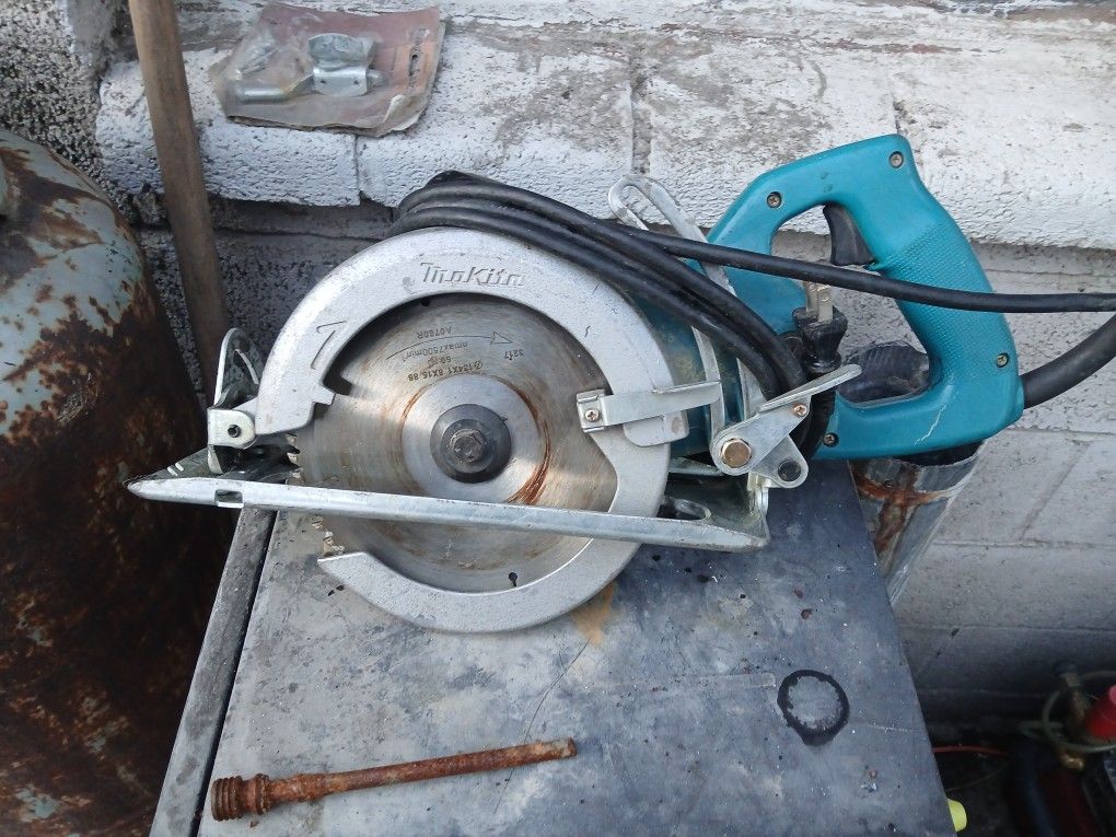 Makita Skillsaw