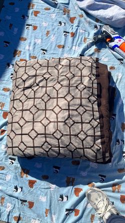 Queen comforter Bedding
