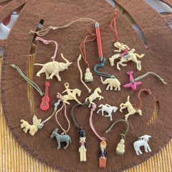 17 Vintage 1930s 1940s Cracker Jack Plastic Charms Prizes Toy Japan Animals People Plane 