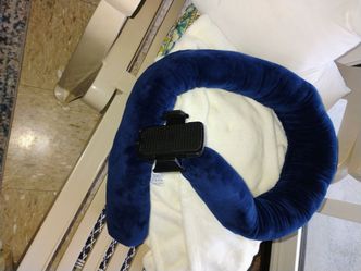 Neck pillow wih phone holder pickup only cash