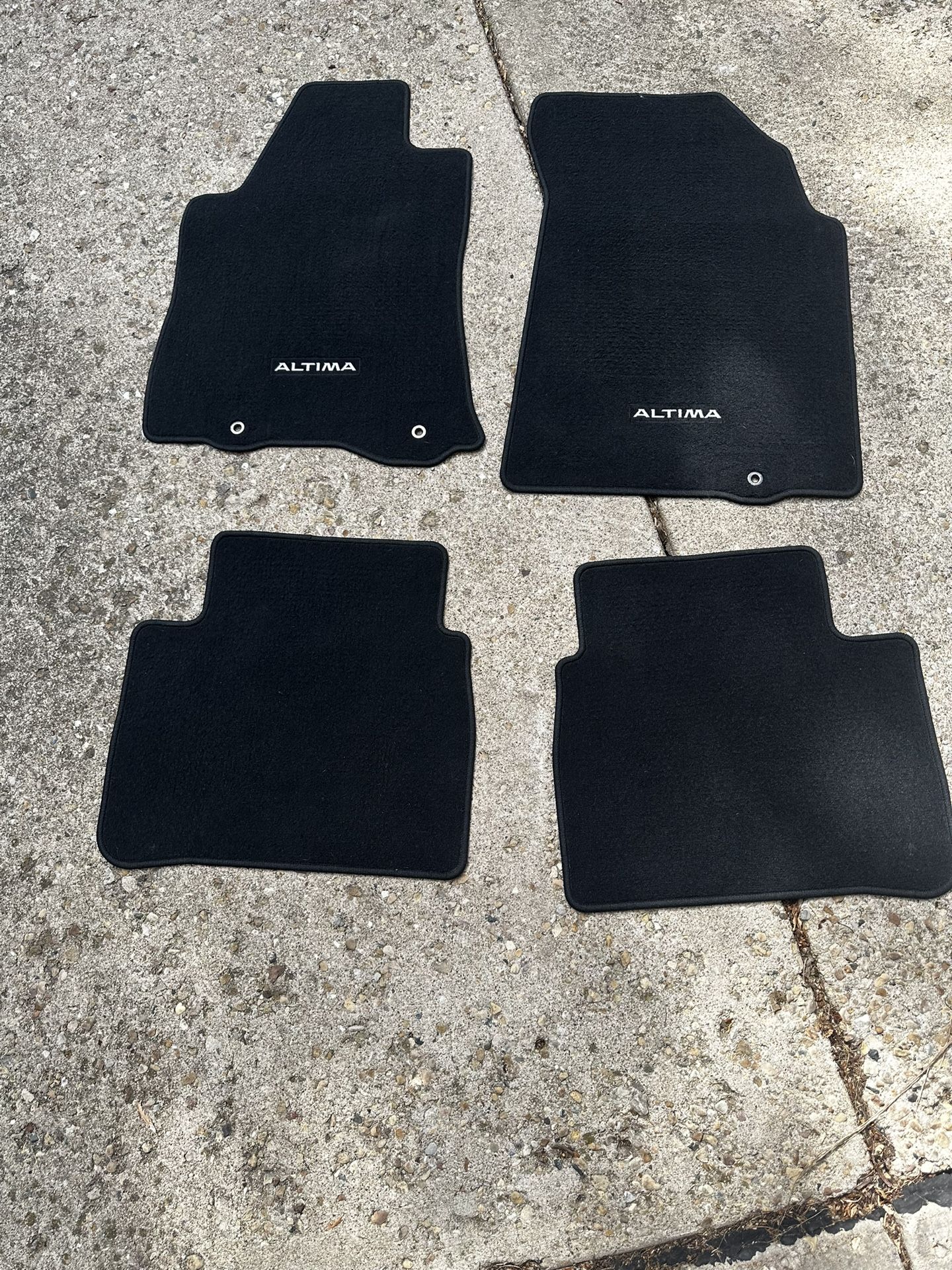 Fits 16-18 Nissan Altima Floor Mats Carpet Nylon Black Non-slip W/ White Emblem