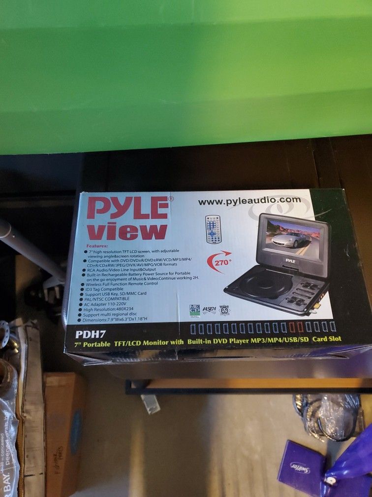 Pyle View 7"monitor DVD Player With Card Slot