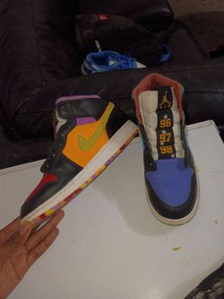 Nike air Jordan 1s mid championships
